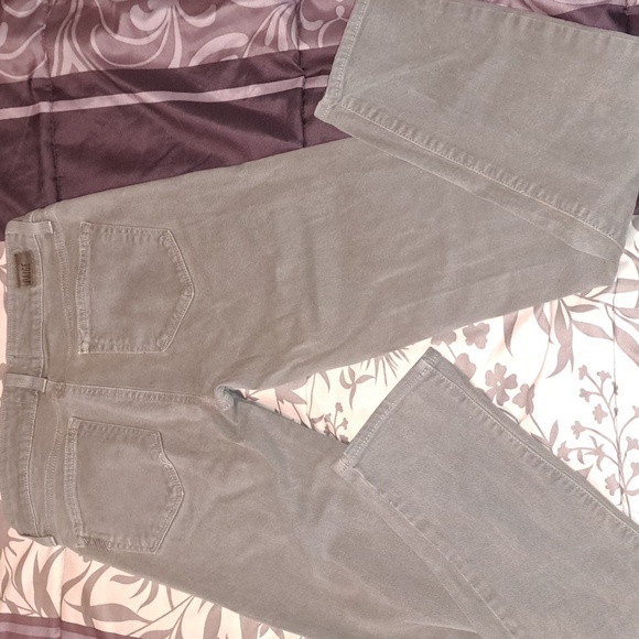 Paige size 27 gray jeans. Skyline ankle peg - Picture 2 of 6